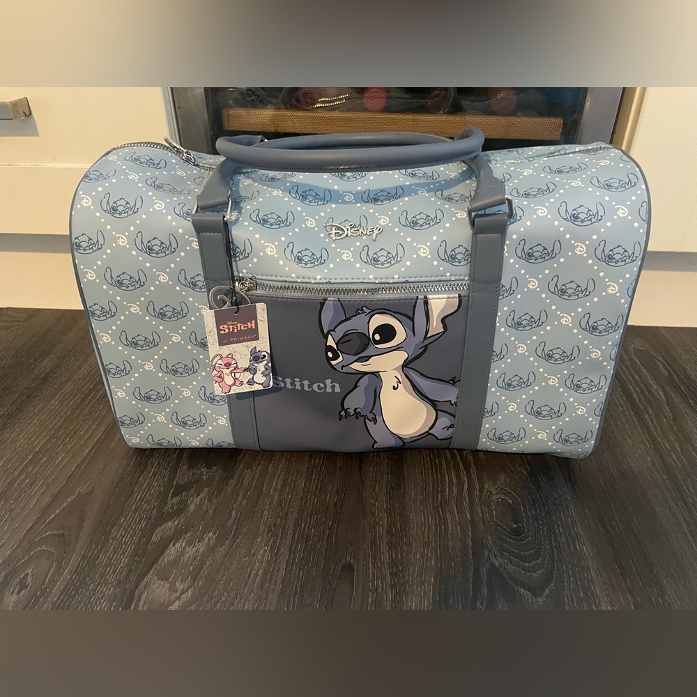 NWT Lilo and stitch luggage Carry On size, backpack and weekender bag - Picture 9 of 15